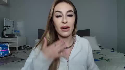 Lauren Lotus online show from May 18, 1:59 am