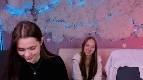 Laure online show from March 28, 2:38 pm