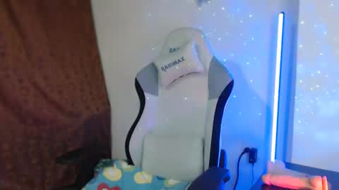 Lauren online show from January 30, 4:24 pm