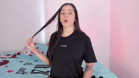 laurensmith9 online show from February 19, 12:22 pm