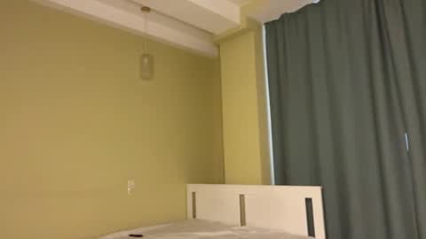 Bella online show from April 3, 11:30 am