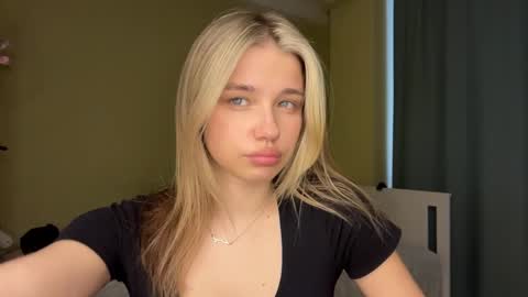 Bella online show from April 8, 11:23 am