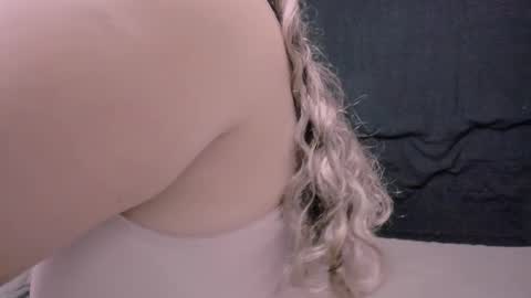 Lauu G online show from November 5, 10:31 am