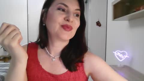 Snapshot of lavender_victoria chatting on December 27, 6:42 pm Diana  online show from December 27, 6:42 pm