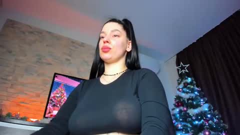 LayaMoon online show from January 18, 10:39 am