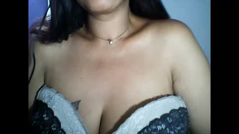 layanah12 online show from March 13, 10:00 pm