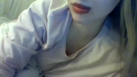 layannalea online show from January 8, 2:46 am