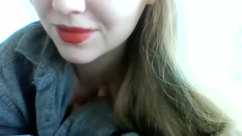 layannalea online show from December 3, 9:34 pm