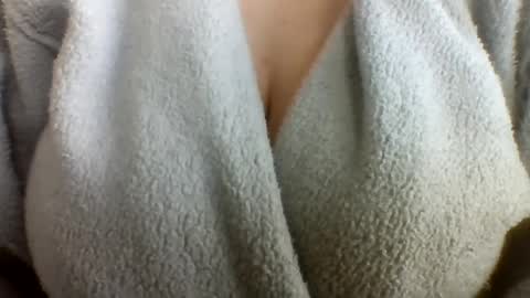 layannalea online show from June 22, 2:16 am