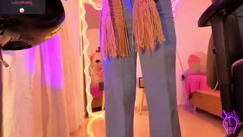 laylafoxy_tay online show from October 6, 3:12 am