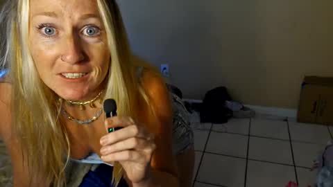 Snapshot of laylalucks chatting on October 20, 4:54 pm laylalucks online show from October 20, 4:54 pm