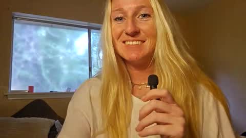 Snapshot of laylalucks chatting on October 16, 7:38 pm laylalucks online show from October 16, 7:38 pm