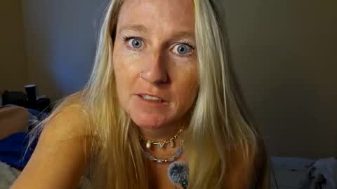 Snapshot of laylalucks chatting on October 15, 7:16 pm laylalucks online show from October 15, 7:16 pm