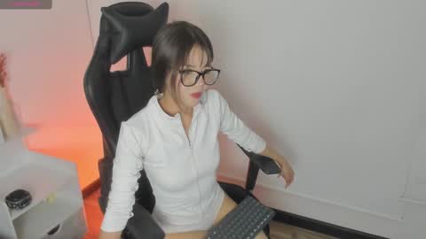 LAYLA online show from October 16, 11:29 pm