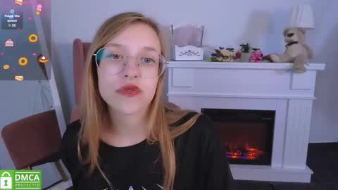 layriantavee online show from September 12, 6:25 am