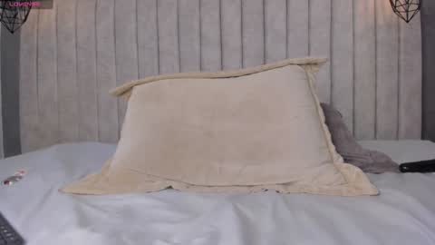    online show from February 6, 7:29 pm