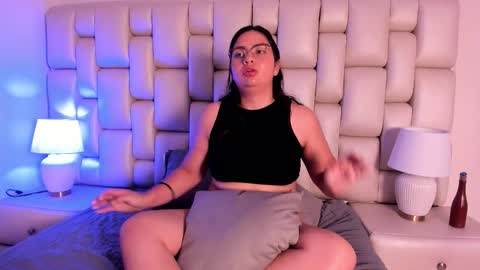 lea_hunter__ online show from November 30, 12:15 am