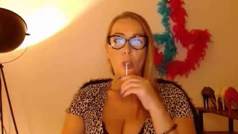 LEA online show from September 24, 2:38 pm