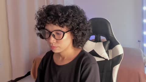 leahaltomm online show from February 23, 7:01 pm