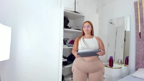 Leah  online show from February 17, 11:22 pm