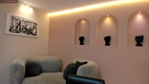 leahnovac online show from October 29, 11:36 am