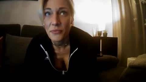 LeaSofia online show from January 11, 9:20 pm