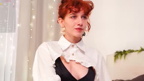 leelooyolo online show from January 18, 3:52 pm