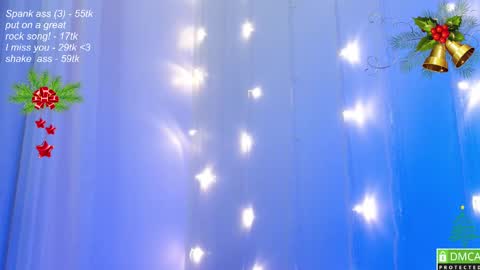 Snapshot of leia_bell chatting on December 8, 4:18 pm hey Im Leia and I love rock  online show from December 8, 4:18 pm