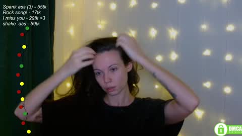 Snapshot of leia_bell chatting on March 8, 6:14 pm hey Im Leia and I love rock  online show from March 8, 6:14 pm