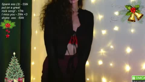 Snapshot of leia_bell chatting on December 28, 4:52 pm hey Im Leia and I love rock  online show from December 28, 4:52 pm