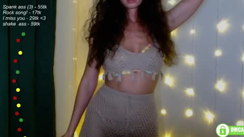 Snapshot of leia_bell chatting on January 17, 6:12 pm hey Im Leia and I love rock  online show from January 17, 6:12 pm