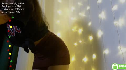 Snapshot of leia_bell chatting on February 15, 6:44 pm hey Im Leia and I love rock  online show from February 15, 6:44 pm