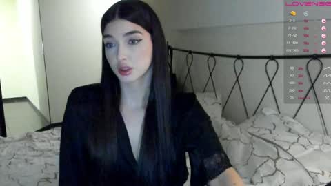 Leila online show from December 27, 6:20 pm