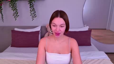 LeilaLawson online show from February 27, 8:28 am