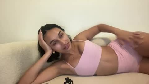 Leilani online show from April 1, 2:12 am