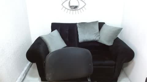 leilaparkersex69 online show from April 13, 8:42 pm