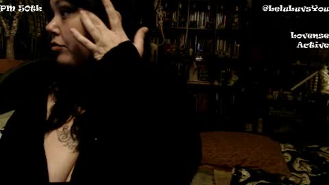 Snapshot of leluluvsyou chatting on January 5, 11:48 am Lelu Fallas online show from January 5, 11:48 am