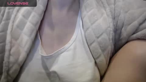 Snapshot of lenagolden chatting on December 14, 7:51 am lenagolden online show from December 14, 7:51 am