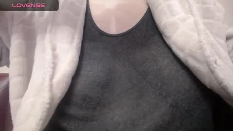 Snapshot of lenagolden chatting on January 31, 5:09 am lenagolden online show from January 31, 5:09 am