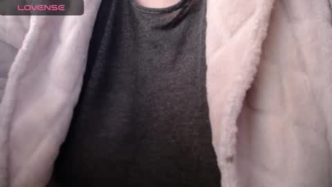 Snapshot of lenagolden chatting on October 18, 10:51 am lenagolden online show from October 18, 10:51 am