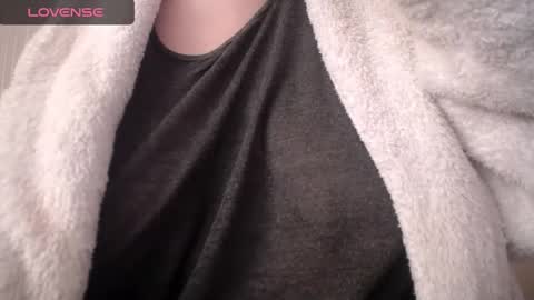 Snapshot of lenagolden chatting on March 8, 9:13 am lenagolden online show from March 8, 9:13 am