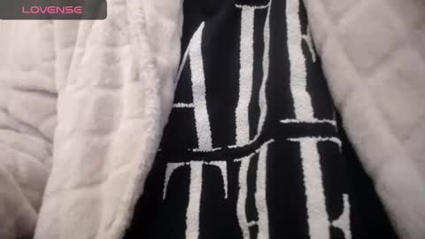 Snapshot of lenagolden chatting on January 3, 1:36 pm lenagolden online show from January 3, 1:36 pm