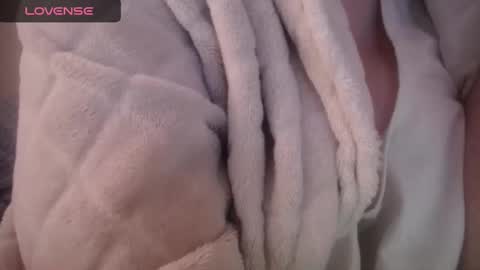 Snapshot of lenagolden chatting on February 21, 1:22 pm lenagolden online show from February 21, 1:22 pm