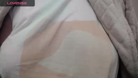 Snapshot of lenagolden chatting on January 27, 5:04 pm lenagolden online show from January 27, 5:04 pm