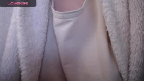 Snapshot of lenagolden chatting on October 24, 10:00 am lenagolden online show from October 24, 10:00 am