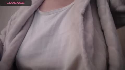 Snapshot of lenagolden chatting on October 16, 10:29 am lenagolden online show from October 16, 10:29 am