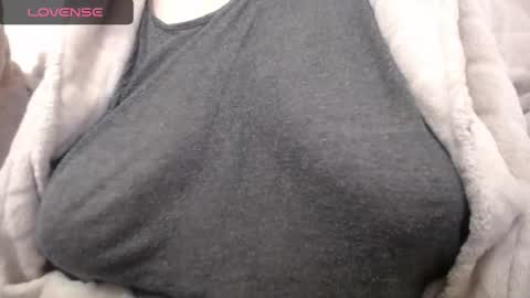 Snapshot of lenagolden chatting on December 8, 4:46 am lenagolden online show from December 8, 4:46 am