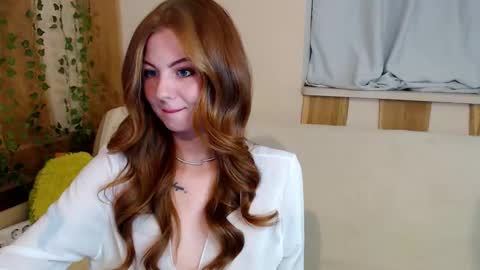 Lori online show from September 26, 7:33 pm