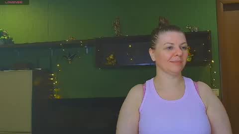 Leona tracie online show from April 1, 4:35 am