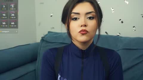 Mia online show from October 2, 7:24 am